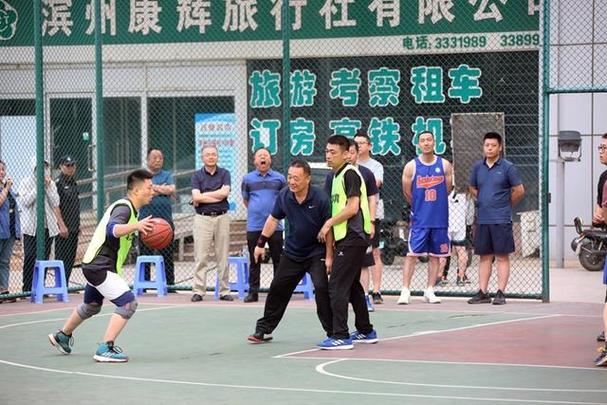 更是团队凝